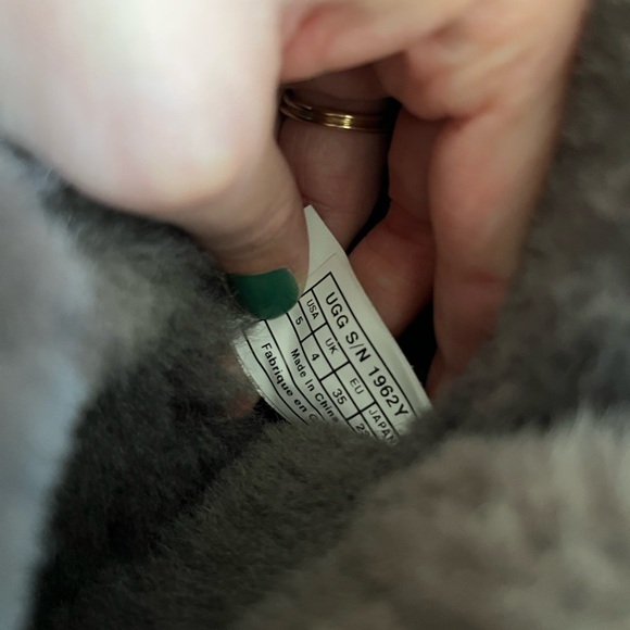 Ugg Gray Bailey Button Triple - Picture 8 of 8